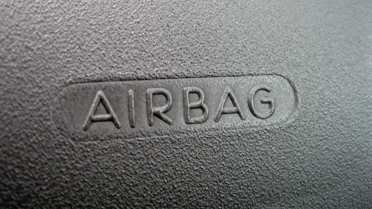 Cómo saber si los airbags del coche funcionan bien