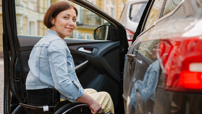 Descuentos por discapacidad en la compra de coche: qué ayudas hay