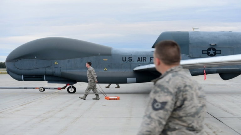 Estados Unidos se mete en un sendero peligroso: pretende añadir IA para que sus armas sean más inteligentes