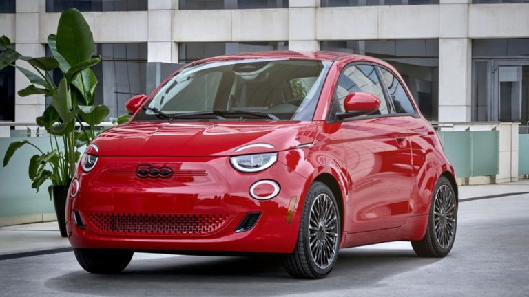 Todo lo que se sabe del nuevo FIAT 500e totalmente eléctrico que va a salir al mercado