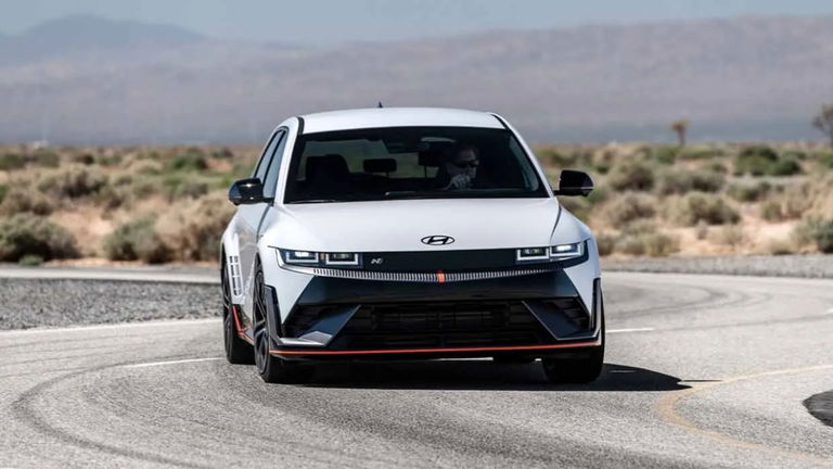 Lamborghini Urus, Porsche Macan GTS y Hyundai IONIQ 5 N, la carrera de aceleración más loca que verás hoy