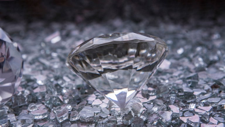 Desarrollan una nueva técnica para fabricar diamantes sin recurrir a las altas presiones de antes