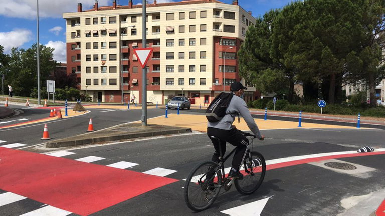 Qué es una rotonda holandesa y cómo se circula por ellas