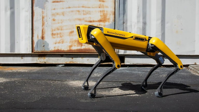 Un grupo de estudiantes se esfuerza por darle un uso civil a este perro robot y le han enseñado a bailar