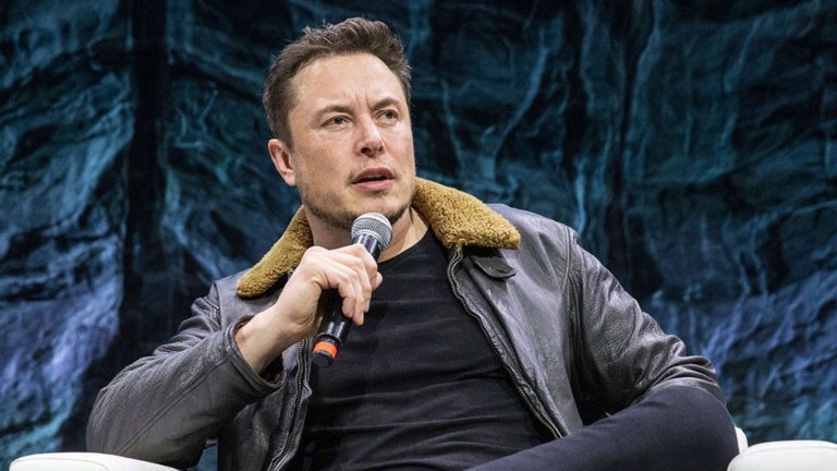 Elon Musk dice que sus empresas dejarán de utilizar dispositivos Apple por esta razón