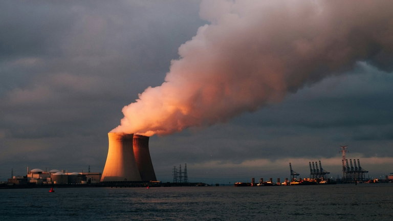 El poder nuclear podría ser la solución a las necesidades energéticas de la IA, pero hay un problema