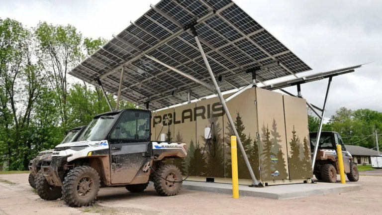 Polaris estrena su red de carga privada para favorecer la conducción de aventura libre de emisiones