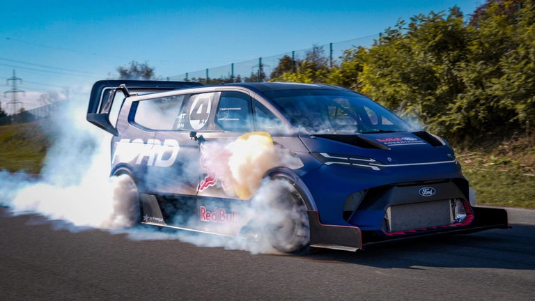 La furgoneta eléctrica de Ford se corona como lo más rápido del Goodwood Festival of Speed