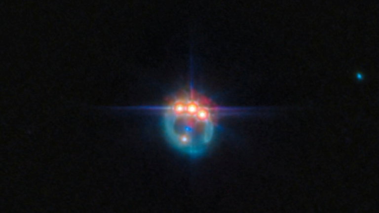 Este anillo con joyas cósmico captado por el telescopio James Webb es un cuásar muy especial