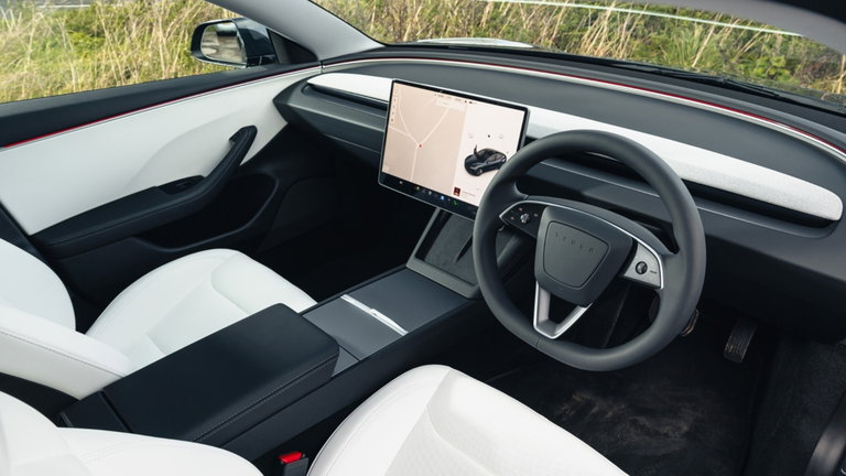 Tesla patenta una solución inteligente antes de la llegada de su robotaxi