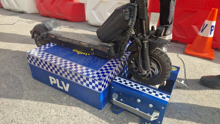 El curioso sistema de la policía capaz detectar patinetes eléctricos trucados para mejorar su velocidad