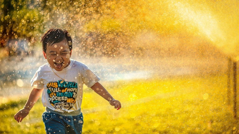 La Universidad de Harvard lleva casi 80 años estudiando la felicidad: estas son las 8 claves para conseguirla