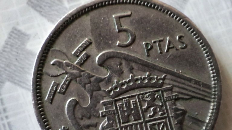 Revisa tus pesetas: esta rarísima moneda franquista puede valer hasta 100.000 euros