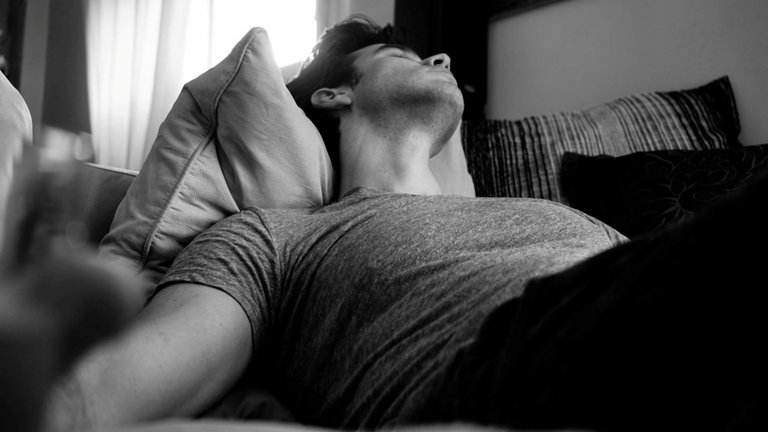 Así es como debería ser la siesta veraniega perfecta según la ciencia
