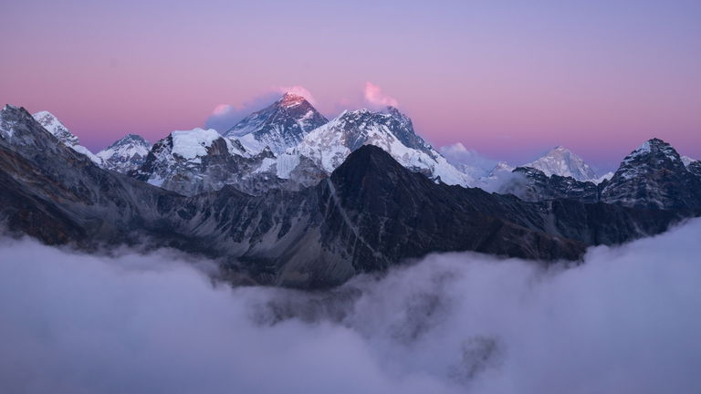 Cuánta gente ha muerto escalando el Everest y por qué muchos cuerpos se quedan ahí