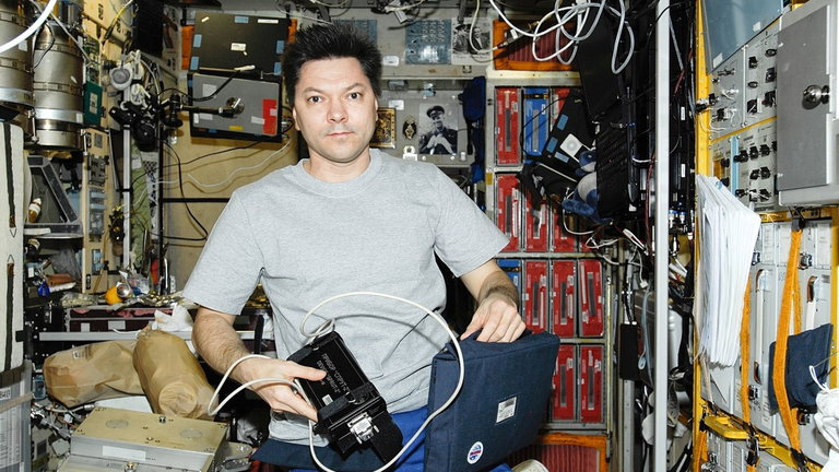 Oleg Kononenko acaba de batir el récord de permanencia en el espacio y la cifra de días es escandalosa