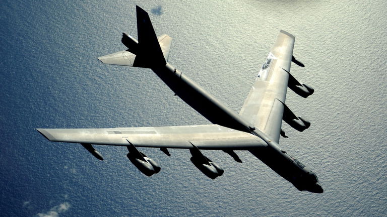Por qué el bombardero B-52 es un avión de combate tan impresionante