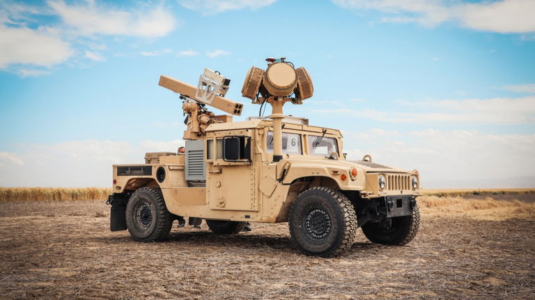 Así es el nuevo sistema de defensa contra drones del U.S Army: lanza cohetes y están guiados por láser