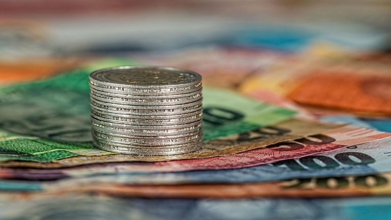 Vale menos de 100 euros, pero es una de las monedas más extrañas que existen: es capaz de hablar