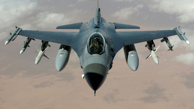 Los pilotos del ejército estadounidense aumentan sus capacidades de combate. Todo se lo deben a este nuevo misil inteligente