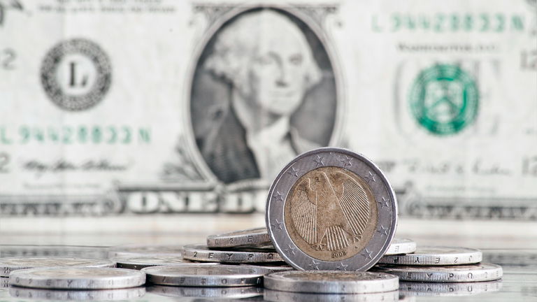 Por qué un dólar es un billete pero un euro es una moneda