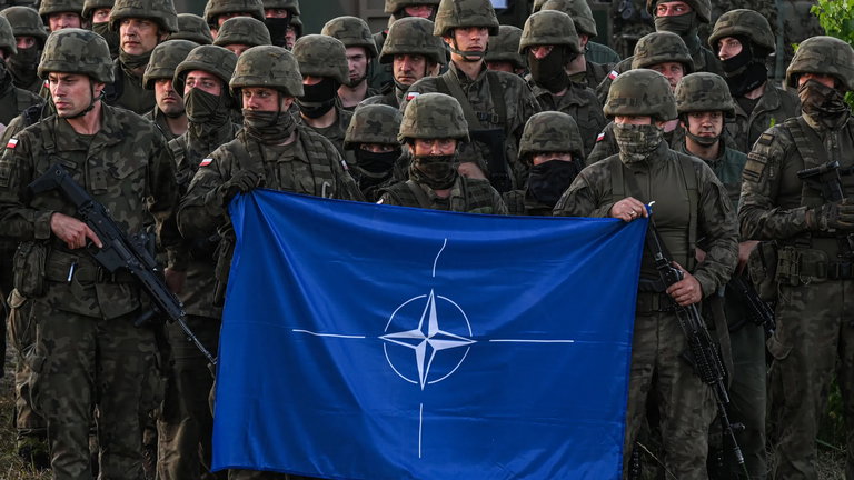La OTAN anuncia que llevará a cabo su ejercicio militar nuclear anual mientras Rusia amenaza a sus miembros