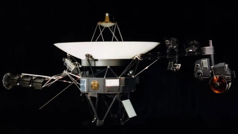 Tenemos noticias extraordinarias sobre la sonda Voyager 1: hemos restablecido el contacto con ella y todo gracias a esta tecnología de 1980