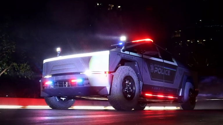 Un departamento de policía de California ha comprado un Tesla Cybertruck con un único motivo: ser los más "molones" del barrio