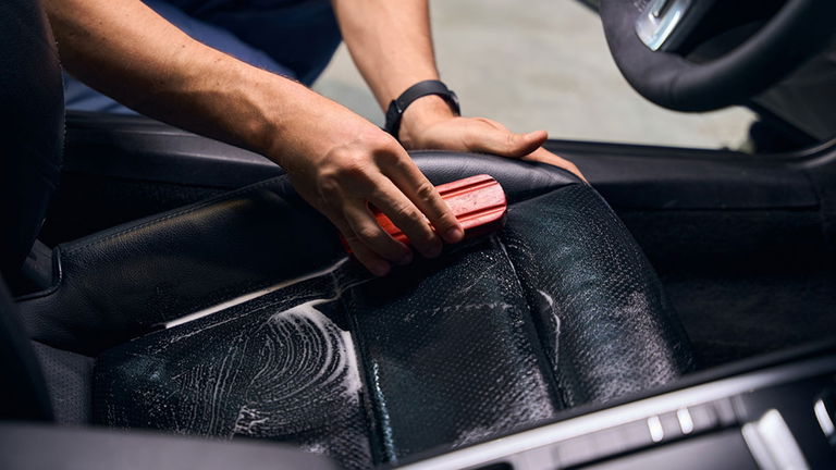 Cómo limpiar los asientos de un coche viejo