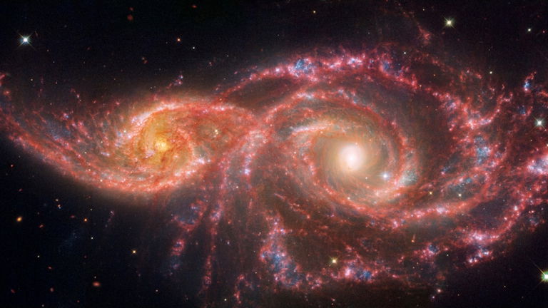 Existen dos "ojos inyectados en sangre" en el universo y han sido desvelados por los telescopios espaciales James Webb y Hubble