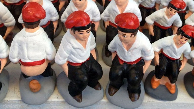Puede que sea la figura más controvertida del Belén de Navidad, pero hay una razón para ponerla. La historia del "caganer" tiene al menos 300 años