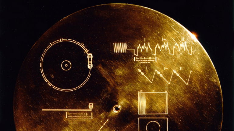 La sonda Voyager tiene un disco de oro en su interior. Los extraterrestres no escucharán Los Beatles, sino estos sonidos y canciones