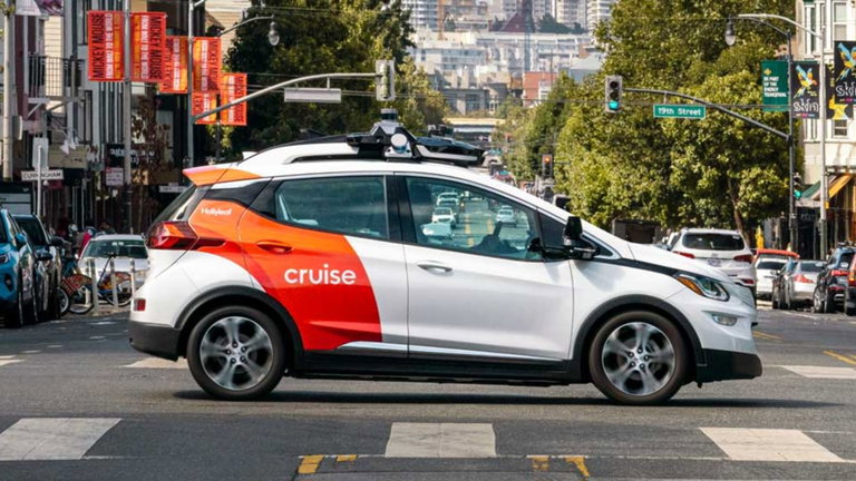 General Motors se ha cansado de los peatones que vandalizan a sus coches autónomos. Así es como los van a preparar para enfrentarse a los ciudadanos más violentos
