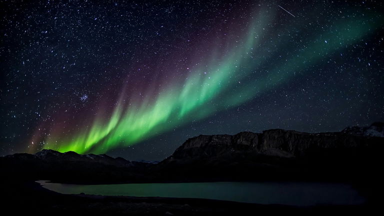 No son extraterrestres queriendo comunicarse con nosotros. La aurora boreal en forma de E aparecida en Alaska tiene una curiosa explicación