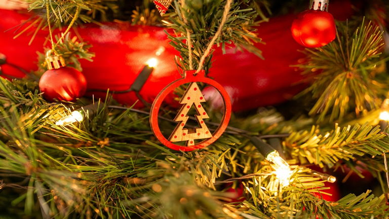 Aunque se ha convertido en una tradición cristiana, poner el árbol de Navidad es algo pagano. Su origen está en los antiguos celtas