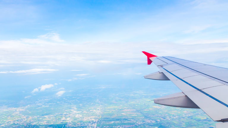 Por qué los aviones vuelan a 10.000 metros y cuáles son las alturas más comunes por tipo de aeronave