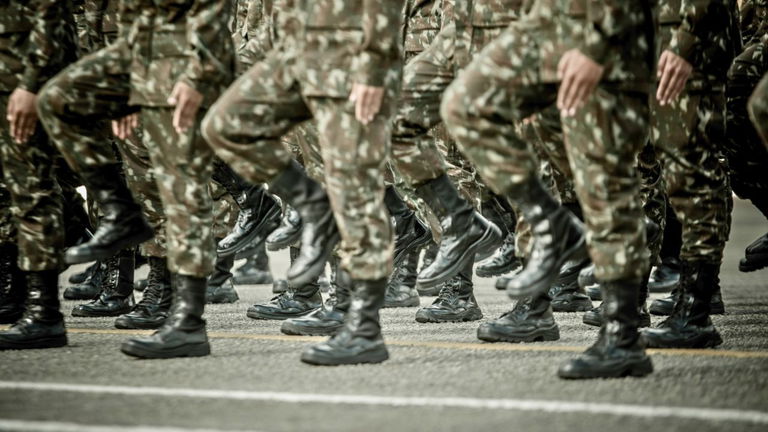 La cúpula militar estadounidense está acelerando su "cadena de destrucción" gracias a la IA, pero todavía no mata personas