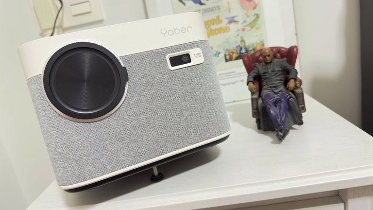Así he disfrutado del mejor cine y series con el Yaber U11, un proyector para presupuestos ajustados