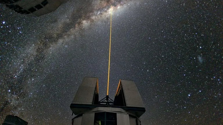 Los telescopios más grandes del mundo están en serios apuros por la luz artificial. Las estrellas cada vez son más invisibles por este problema