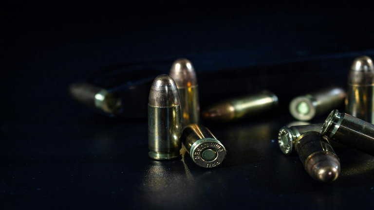 La Gendarmería recupera la pistola personal de un antiguo presidente español. Estaba dentro de un arsenal de armas ilegal en Francia