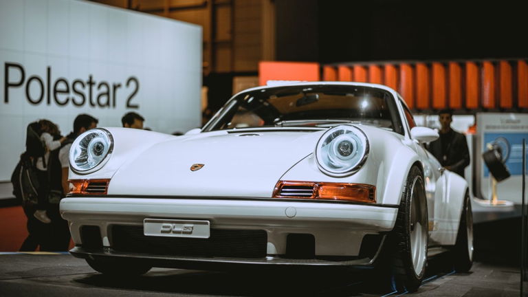 Los viejos Porsche 911 tienen una nueva vida: esta empresa se encarga de instalarles tecnología de última generación