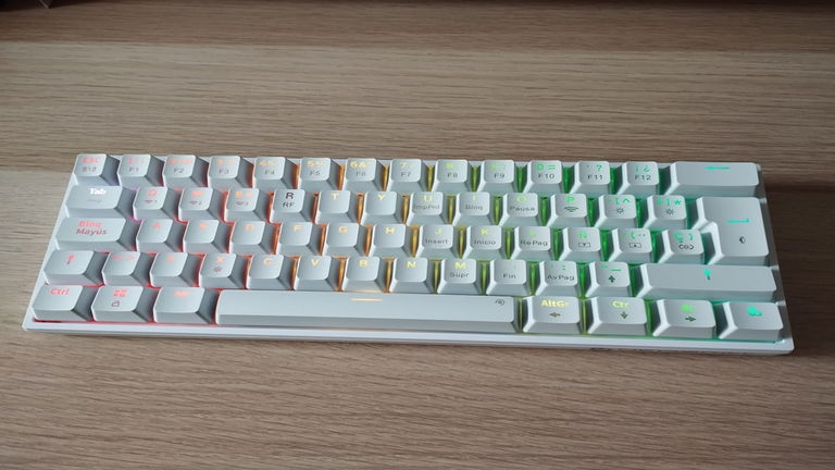 Probamos el nuevo Newskill Pyros V2: un teclado genial para cualquier entusiasta del gaming