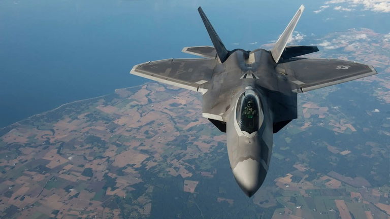 Estados Unidos vuelve a desembolsar cientos de millones en sus aviones: este caza de combate recibirá nuevos motores