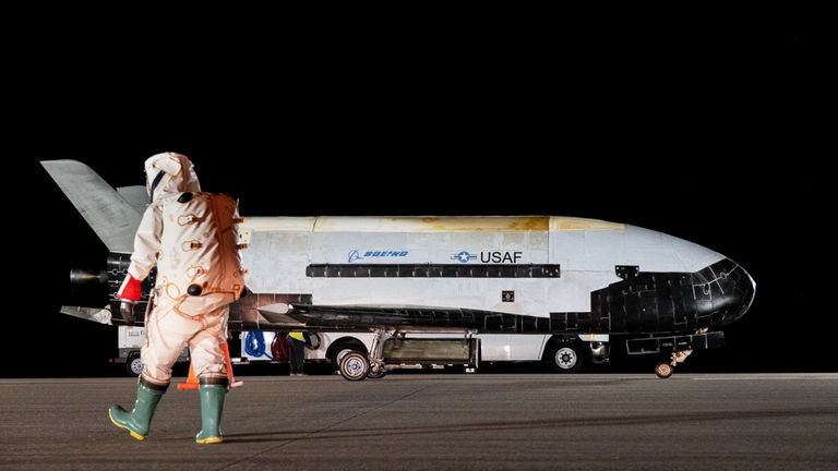 La Fuerza Espacial Estadounidense comparte una foto única del planeta Tierra. Fue captada por un avión autónomo secreto