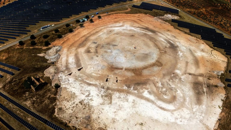 Un grupo de arqueólogos españoles se da de bruces con una "megafortaleza" de hace 5.000 años. La han encontrado en lo profundo de Extremadura