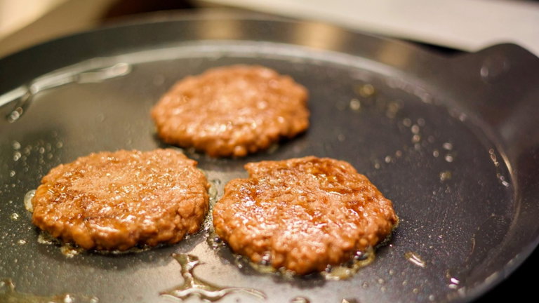 Las vacas pronto podrían ir al paro: esta empresa ha empezado a cultivar carne en este país europeo
