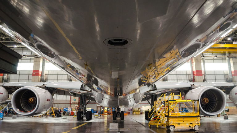 Por qué es peligroso acercarse a la turbina de un avión y a qué distancia son seguras