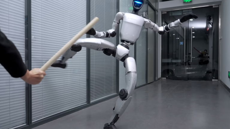 Esta empresa china tiene un robot capaz de moverse como Bruce Lee y dominar el Kung-fu. ¿Es el inicio de la rebelión de los robots?