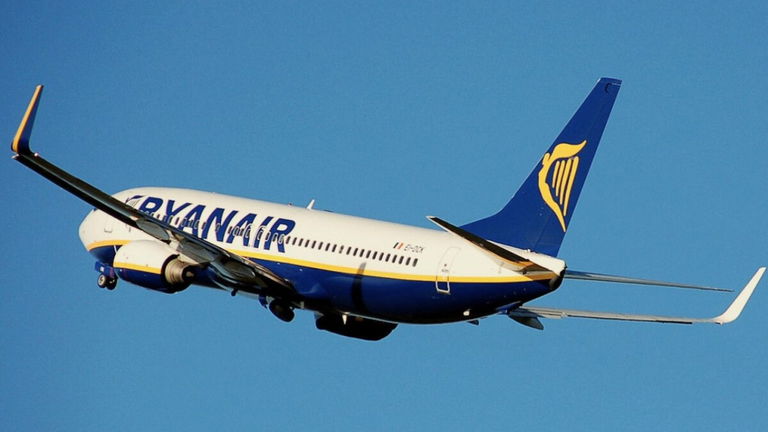 Ryanair pide ayuda al gobierno contra eDreams y Booking. La compañía aérea acusa a las dos plataformas de mentir en sus precios