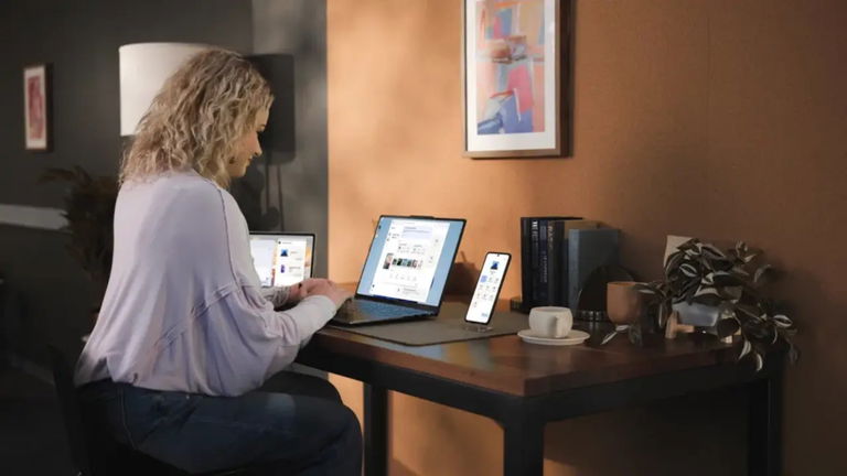 motorola presenta Smart Connect en el MWC 2025, que combina conectividad e IA de última generación